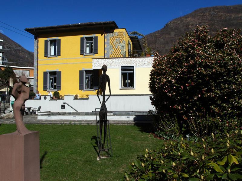 인트라냐 Ristorante Della Stazione Da Yanelo B&B 외부 사진