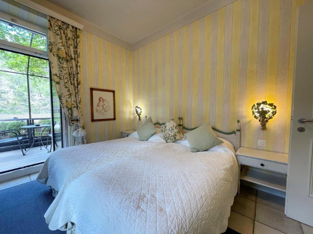 인트라냐 Ristorante Della Stazione Da Yanelo B&B 외부 사진